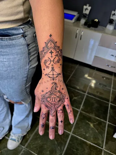 Diesel Tattoo Salon De Tatuaje