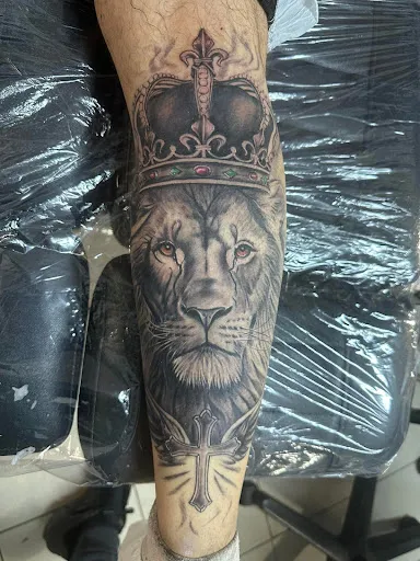 Tattoo Arad SolAly Salon De Tatuaje si ( Piercing shop )