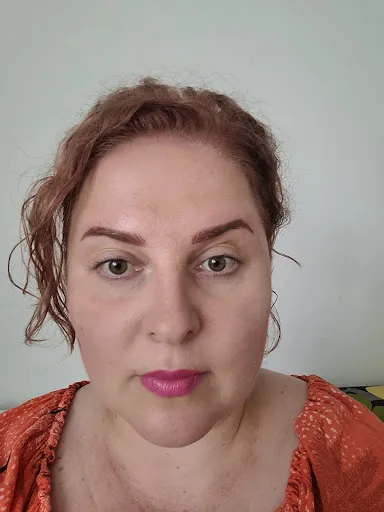 Claudia Velescu -Specialist în Micropigmentare Bacau