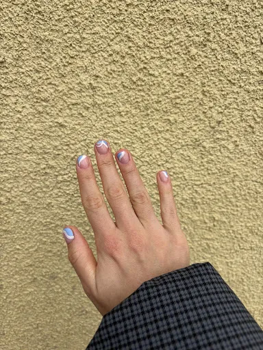 Isabélle Nails Salon Manichiura Brasov