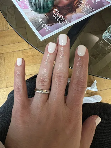 13 Glam Beauty Studio Domenii