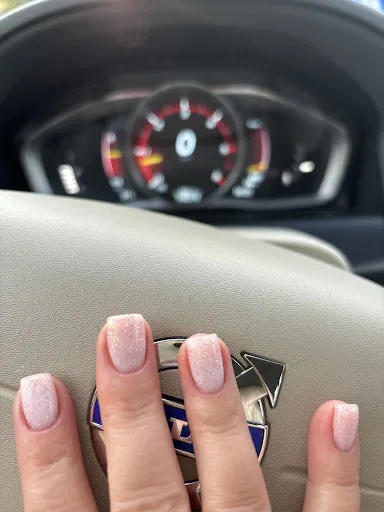 Fabrica de Unghii by Andreea Behruz