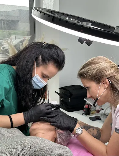 PhiAcademy - Carla Laszlo