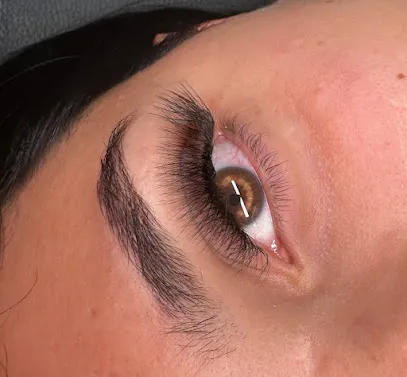 Mishty does lashes (extensii de gene Brăila)