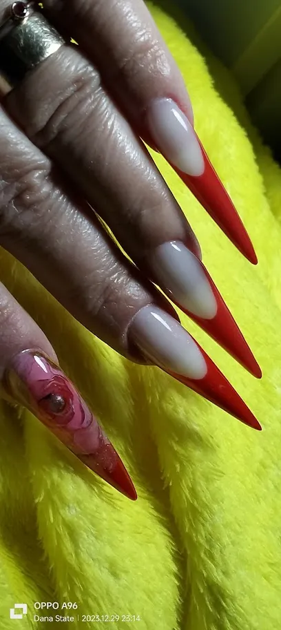 Unghii cu gel, acril sau semipermanenta