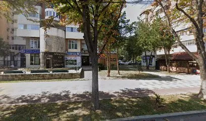 Make-up & lashes by RMM