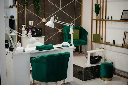 Deluxe TANNING & BEAUTY Center