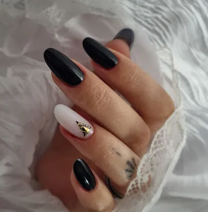 Andreea M Unghii Galati